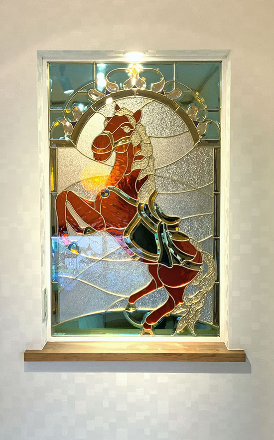 お気に入りの馬の置物がステンドグラスに | ステンドグラスの専門  