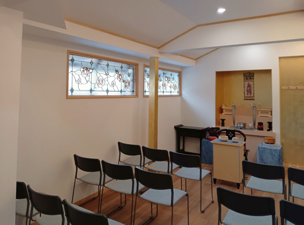 ステンドグラス　施工事例　法要室　内窓